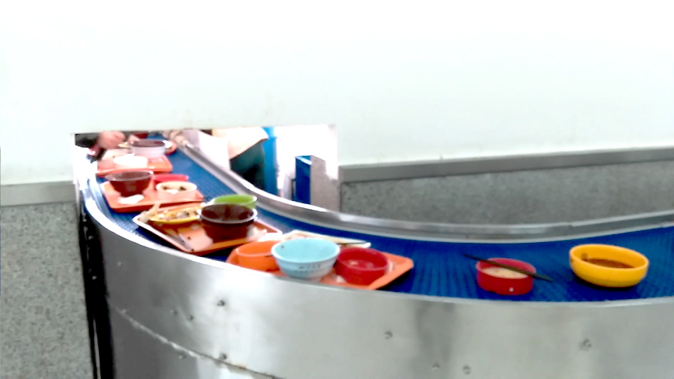 新型餐具回收輸送線(xiàn)-自動(dòng)轉(zhuǎn)彎